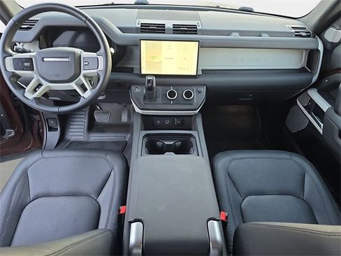 Used 2024 Land Rover Defender 130 S image 9
