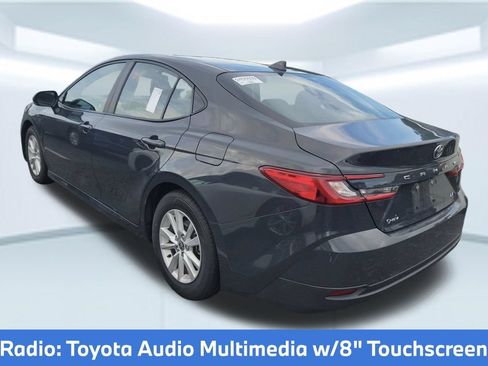 Used 2025 Toyota Camry SE FWD image 4
