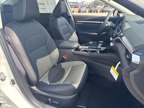 New 2025 Nissan Altima 2.5 SR w/ SR Premium Package image 12