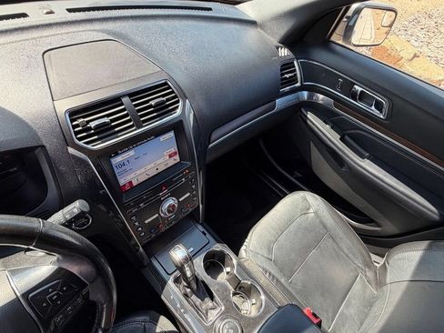 Used 2017 Ford Explorer Limited AWD/4WD image 19