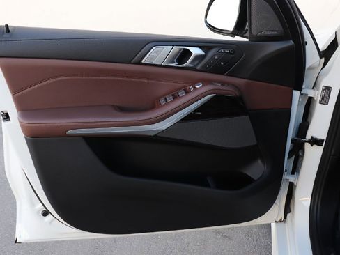 Used 2020 BMW X7 M50i w/ Cold Weather Package image 44