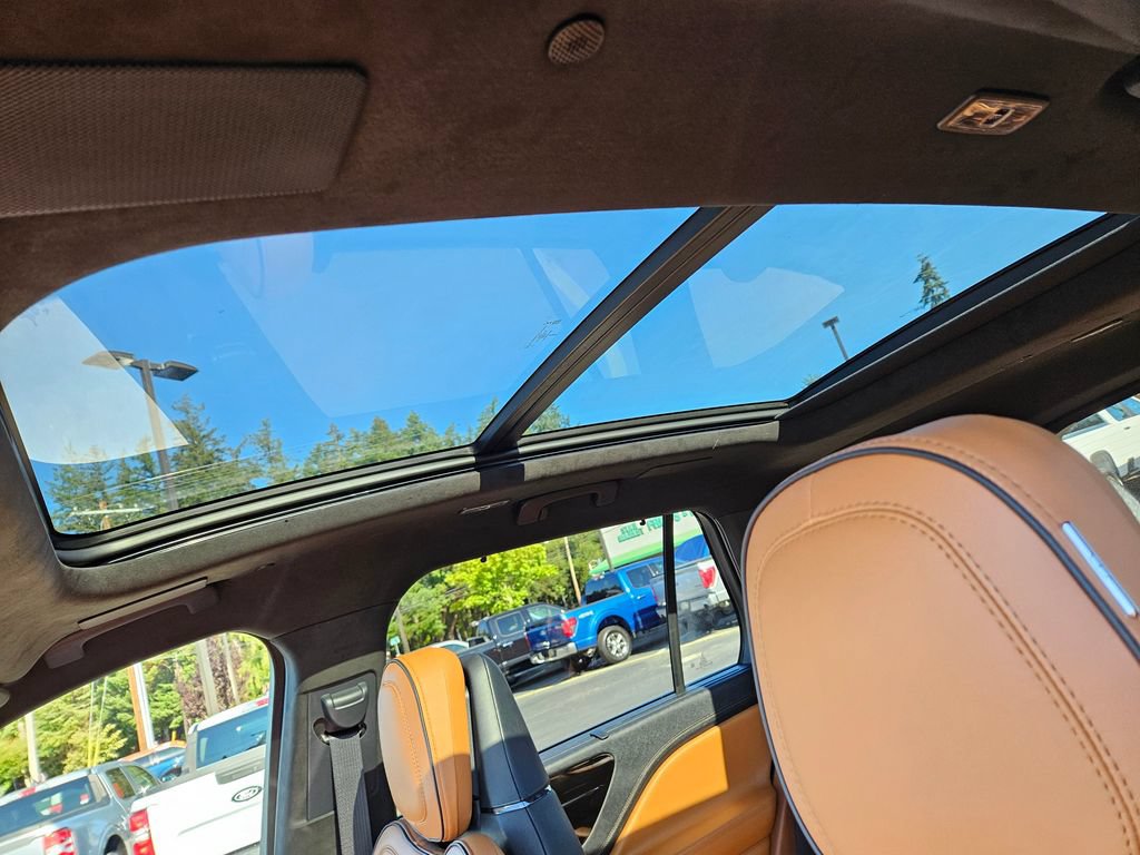 Certified 2025 Lincoln Aviator Black Label AWD/4WD image 22