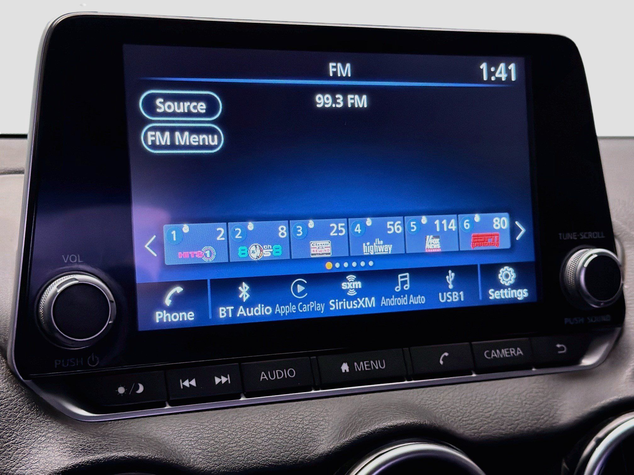 Used 2025 Nissan Sentra SV FWD image 9