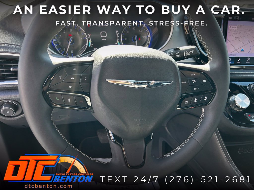 Used 2025 Chrysler Pacifica Limited FWD image 13