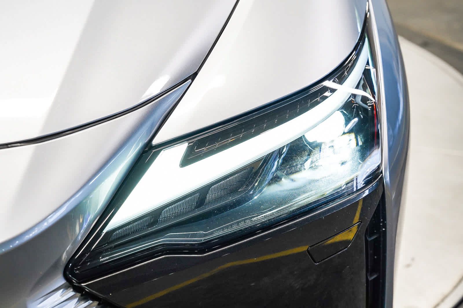 Used 2025 Lexus RZ 450e w/ Accessory Package (2T) AWD/4WD image 7