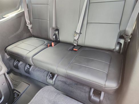 Used 2023 Chevrolet Traverse LT w/ LT Premium Package AWD/4WD image 36