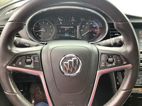 Used 2022 Buick Encore Preferred FWD image 23