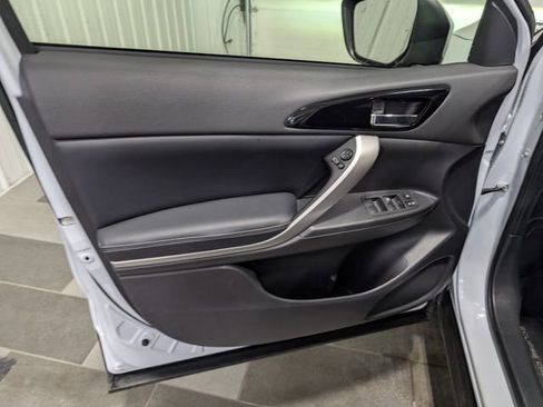 Used 2025 Mitsubishi Eclipse Cross SE AWD/4WD image 12
