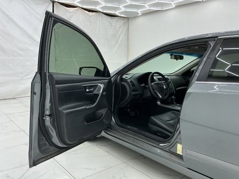 Used 2015 Nissan Altima 2.5 S w/ Special Edition Package FWD image 10