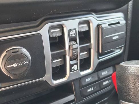 Certified 2020 Jeep Gladiator Sport w/ Quick Order Package 24S AWD/4WD image 17