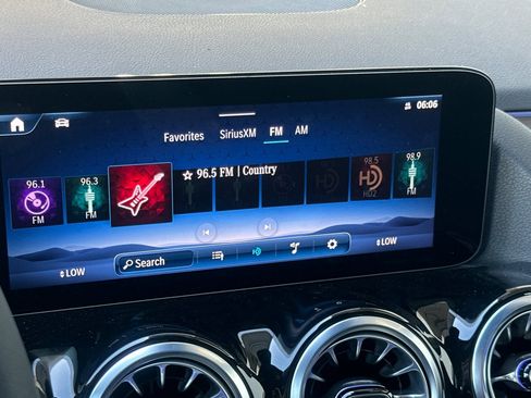 New 2025 Mercedes-Benz GLA 250 4MATIC image 18