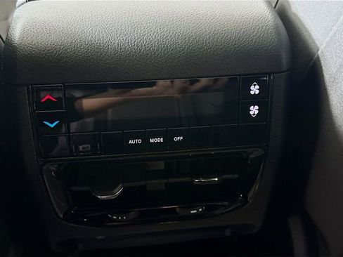 New 2025 Jeep Grand Cherokee L Altitude AWD/4WD image 25