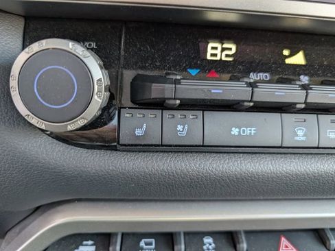 Used 2024 Toyota Tundra Limited image 5