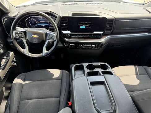 Used 2025 Chevrolet Silverado 1500 LT AWD/4WD image 13
