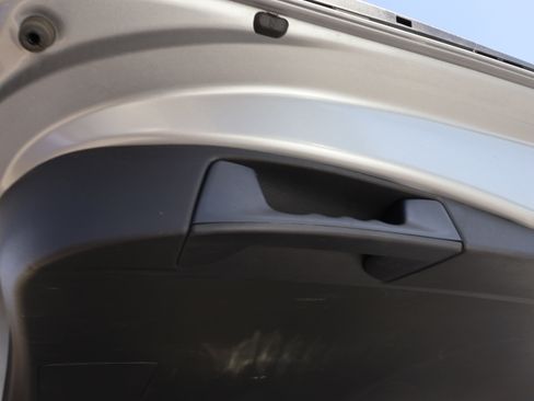 Used 2025 Toyota RAV4 XLE image 17