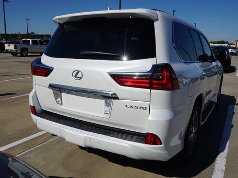 Used 2017 Lexus LX 570 4WD image 3