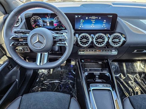 New 2025 Mercedes-Benz GLA 250 4MATIC image 31