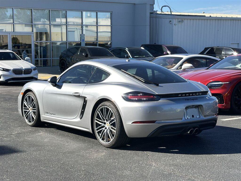 Used 2024 Porsche 718 Cayman RWD image 3