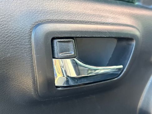 Used 2021 Toyota Tacoma TRD Off-Road w/ Technology Package image 9