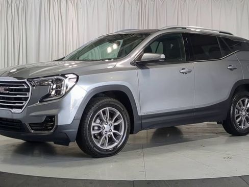Used 2024 GMC Terrain SLT w/ Infotainment Package II AWD/4WD image 5