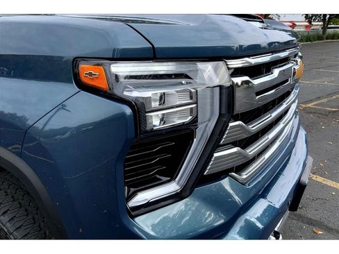 Used 2025 Chevrolet Silverado 3500 High Country w/ Technology Package image 28