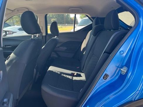 Used 2022 Nissan Kicks SV FWD image 11