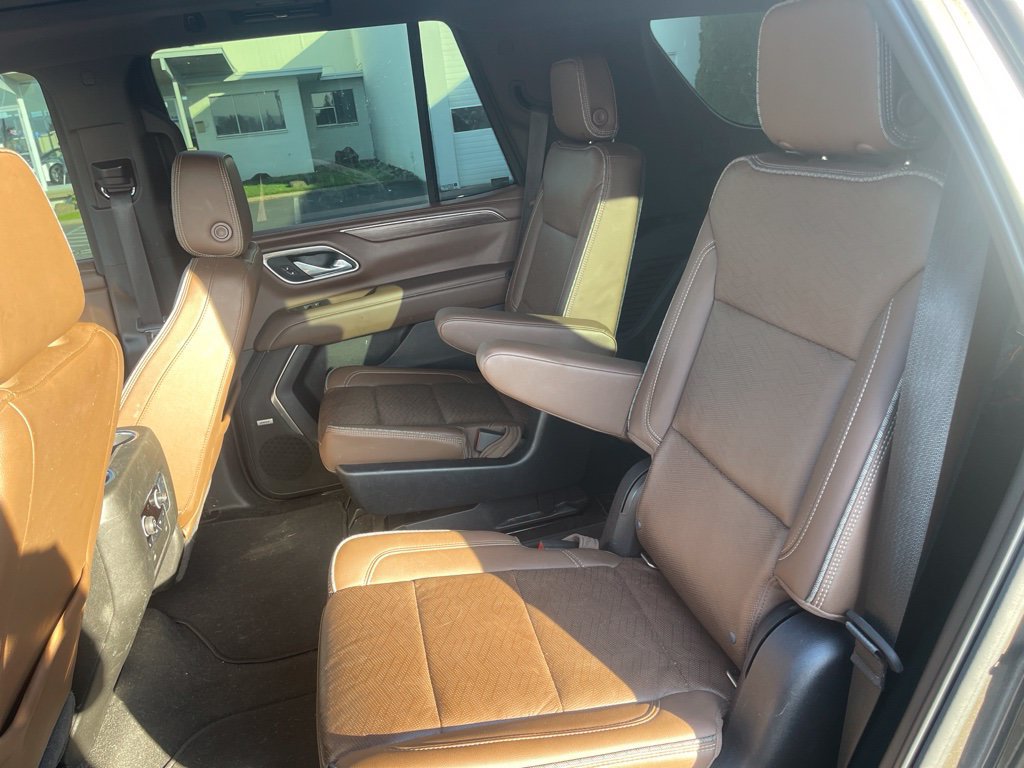 Used 2021 Chevrolet Tahoe High Country w/ Premium Package AWD/4WD image 10