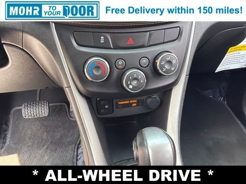 Used 2022 Chevrolet Trax LT w/ Driver Confidence Package AWD/4WD image 22