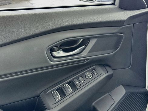 Used 2025 Honda Accord SE image 12
