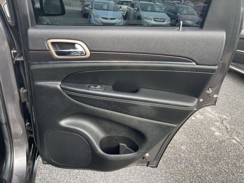 Used 2014 Jeep Grand Cherokee Limited image 34