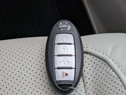 Used 2019 Nissan Rogue Sport SL w/ Premium Package FWD image 30