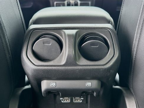 Used 2021 Jeep Wrangler Unlimited Sahara w/ Cold Weather Group AWD/4WD image 17