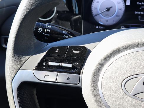 Used 2024 Hyundai Elantra SEL image 23