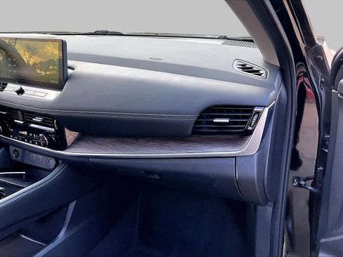 Certified 2025 Nissan Rogue Platinum FWD image 17