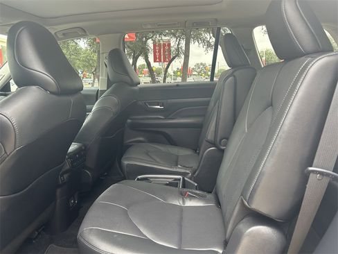 Used 2024 Toyota Grand Highlander Limited image 14