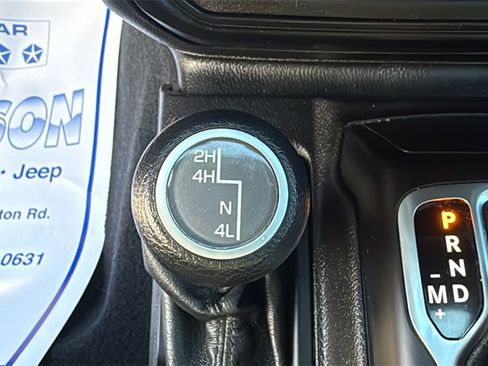 Used 2020 Jeep Gladiator Sport image 24