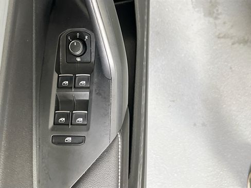 Used 2025 Volkswagen Jetta S FWD image 17