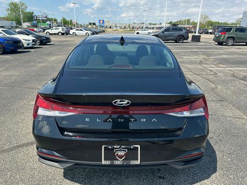Used 2023 Hyundai Elantra SEL FWD image 10