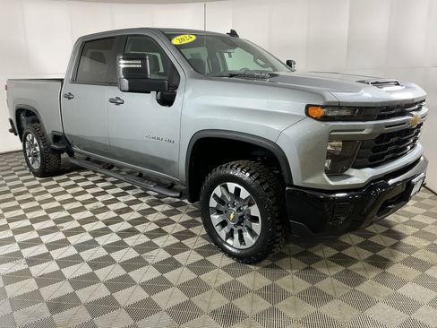 Used 2024 Chevrolet Silverado 2500 Custom w/ Custom Value Package image 1