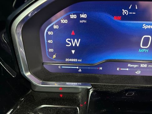 Used 2022 Chevrolet Silverado 1500 LT w/ Z71 Off-Road Package image 18