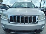 Used 2011 Jeep Grand Cherokee Limited image 3