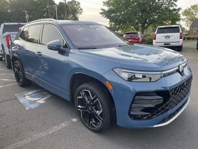 Used 2025 Volkswagen Tiguan SEL R-Line