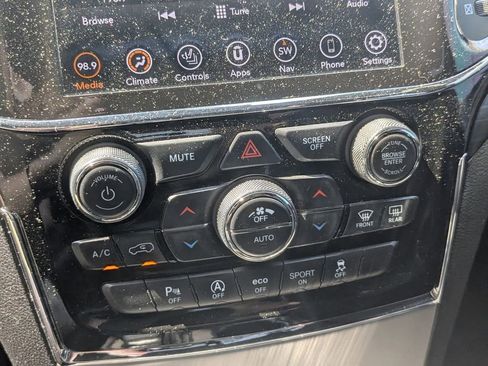 Used 2021 Jeep Grand Cherokee Laredo X AWD/4WD image 22