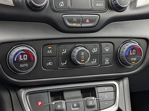 Used 2024 GMC Terrain SLT w/ Elevation Edition AWD/4WD image 43