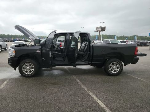 Used 2024 RAM 2500 Laramie w/ Safety Group AWD/4WD image 12
