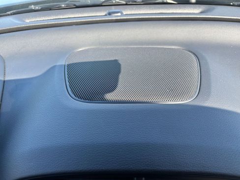 Used 2025 Kia Soul LX w/ LX Technology Package FWD image 17