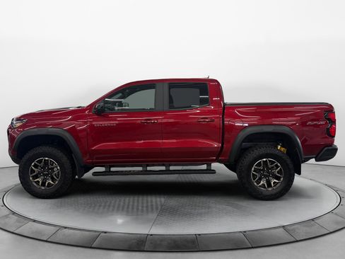 Used 2023 Chevrolet Colorado ZR2 AWD/4WD image 3
