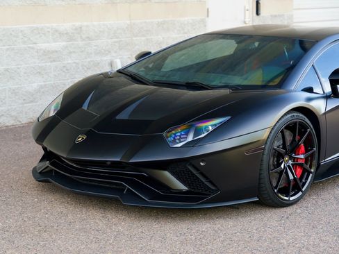 Used 2017 Lamborghini Aventador S AWD/4WD image 6