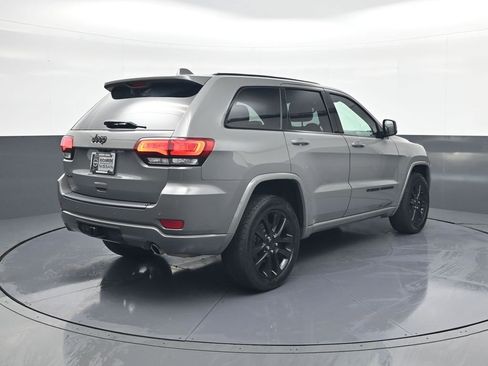 Used 2022 Jeep Grand Cherokee Laredo X image 7