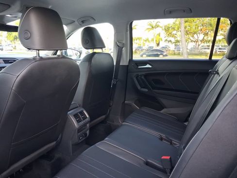 Used 2024 Volkswagen Tiguan SE FWD image 12